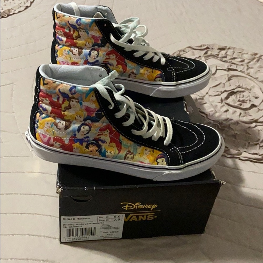 Disney vans size 7.5
